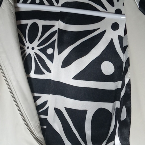 One girl who leather hooded vest women's small - Picture 4 of 7